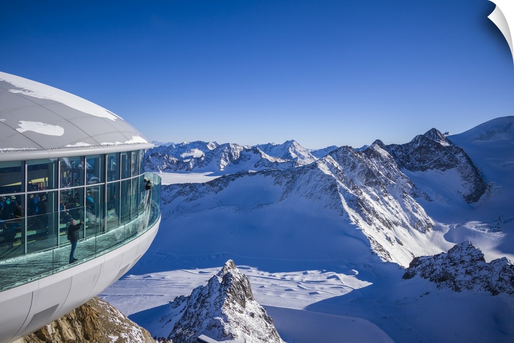 Austria, Tyrol, Pitztal, Mittelberg, Pitztal Glacier ski area, Hinterer Brunnenkogel Mountain, elevation 3440 meters, Cafe...