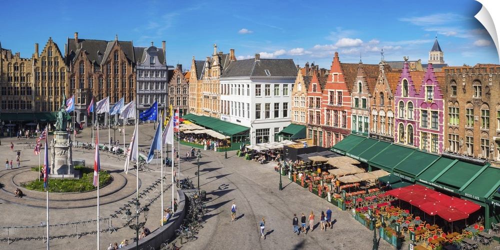 Belgium, West Flanders (Vlaanderen), Bruges (Brugge). Medieval guild houses on Markt square.