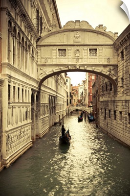 Bridge of Sighs, Doge's Palace, Venice, Italy