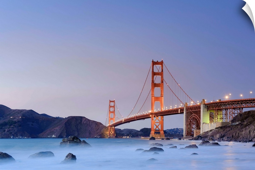 Usa, California, San Francisco, Baker's Beach and Golden Gate Bridge