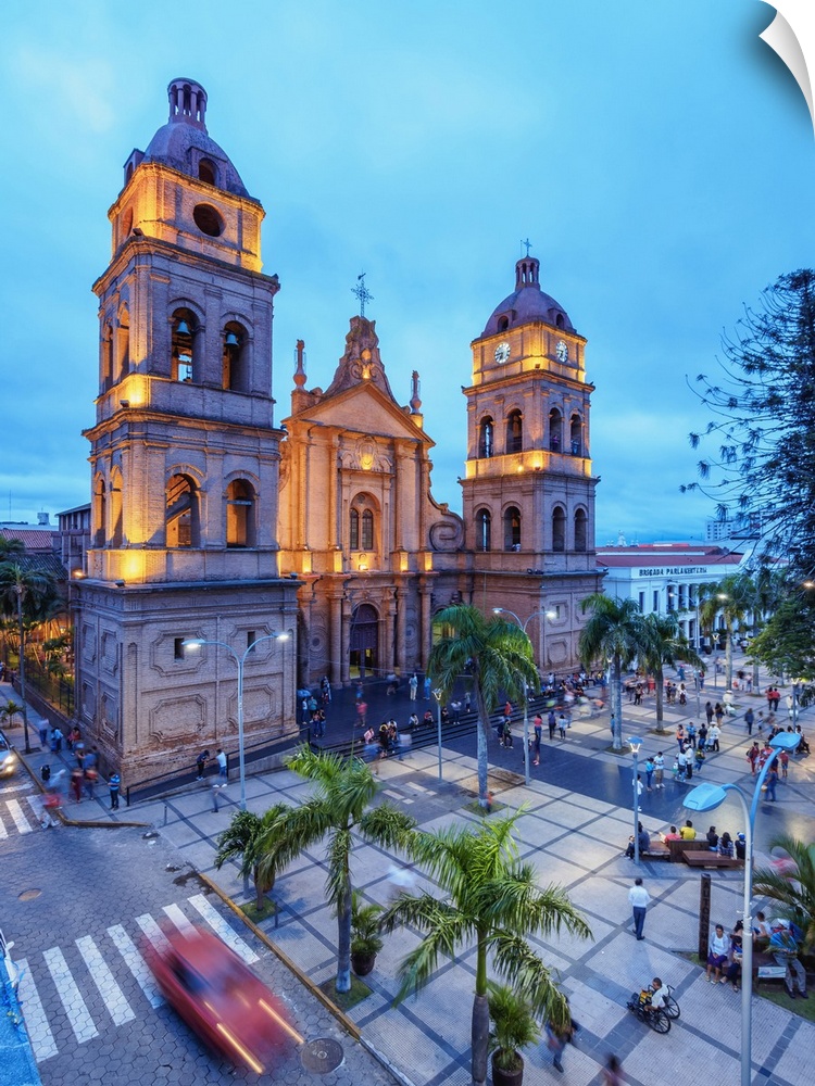 Cathedral Basilica of St. Lawrence, twilight, 24 de Septiembre Square, Santa Cruz de la Sierra, Bolivia