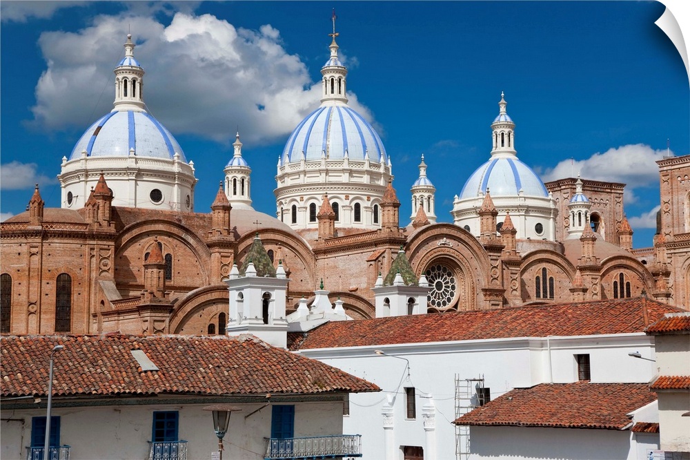 Cathedral of the Immaculate Conception, built in 1885, Cuenca, Ecuador