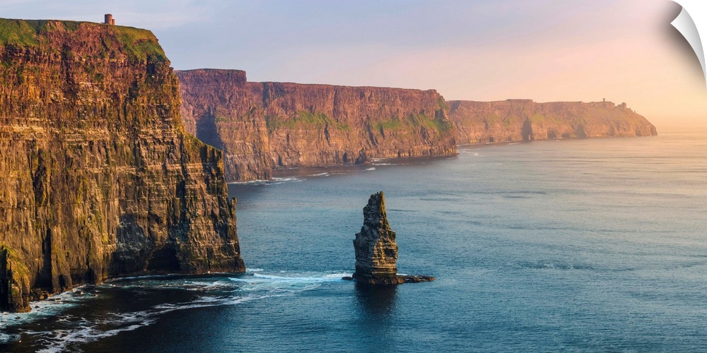 Cliffs of Moher, County Clare, Munster province, Republic of Ireland, Europe. Panoramic view of the cliffs towards the O'B...