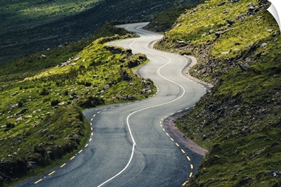Conor Pass, Dingle Peninsula, Republic of Ireland, Europe. Bending mountain road
