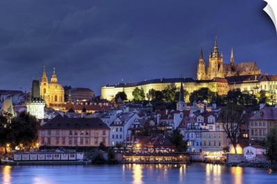 Czech Republic, Prague, Charles Bridge, Hradcany Castle and St. Vitus Cathedral