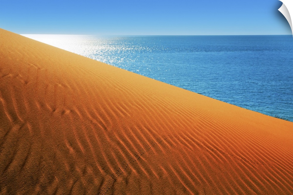 Dune landscape and ocean near Cape Peron. Australia, Western Australia, Gascoyne, Francois Peron National Park, Cape Peron...