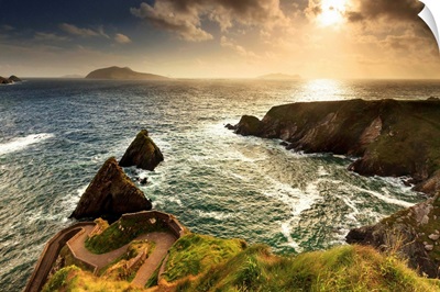 Europe, Northern Europe, Ireland, Kerry, Dingle, Dunquin pier at sunset