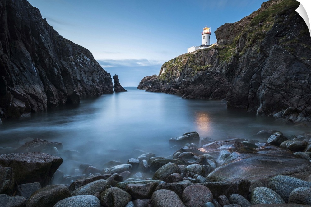 Fanad Head (Fanaid) lighthouse, County Donegal, Ulster region, Ireland, Europe. View of the lighthouse from the down of th...