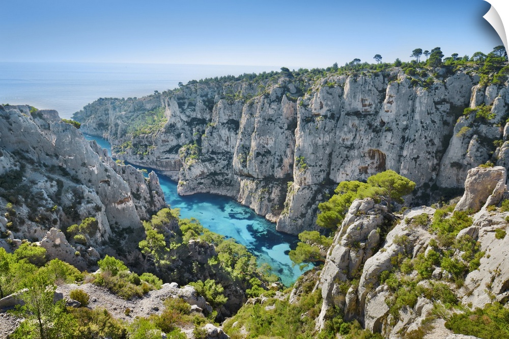 Fjord landscape in the Calanques. France, Provence-Alpes-Cote d'Azur, Bouches-du-Rhone, Cassis, Calanque d'en Vau. Cote d'...