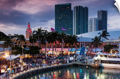 Florida, Miami, city skyline with Bayside Mall and Fredom Tower