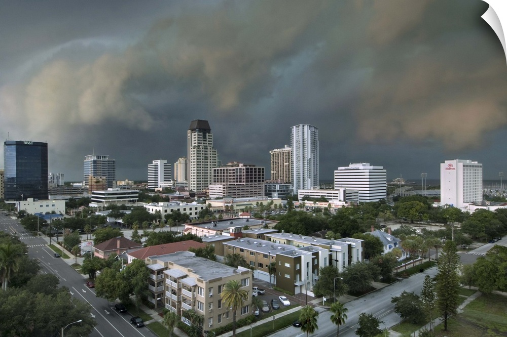 Florida / Saint Petersburg / Storm Clouds / Downtown