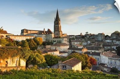 France, Aquitaine Region, Gironde Department, St-Emilion, wine town, morning