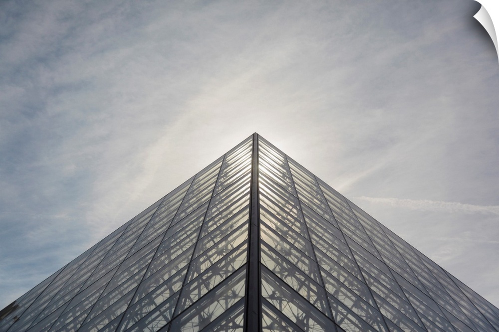 France, Paris, The Louvre, Pyramid.