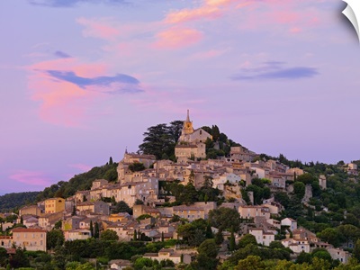 France, Provence, Bonnieux, Hilltop village at dusk