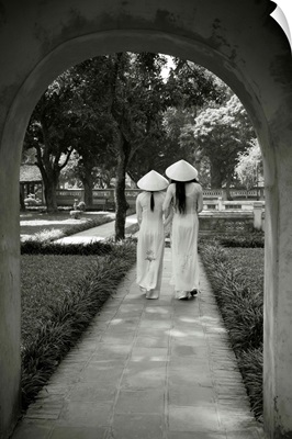 Girls wearing Ao Dai dress, Temple of Literature, Hanoi, Vietnam