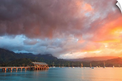 Hawaii, Kauai, Hanalei Bay and Pier
