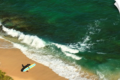 Hawaii, Oahu, Honolulu, surfers on Kahala Beach