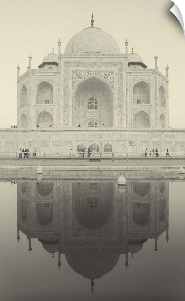 India, Uttar Pradesh, Agra, black and white of the Taj Mahal reflected in one of the bathing pools