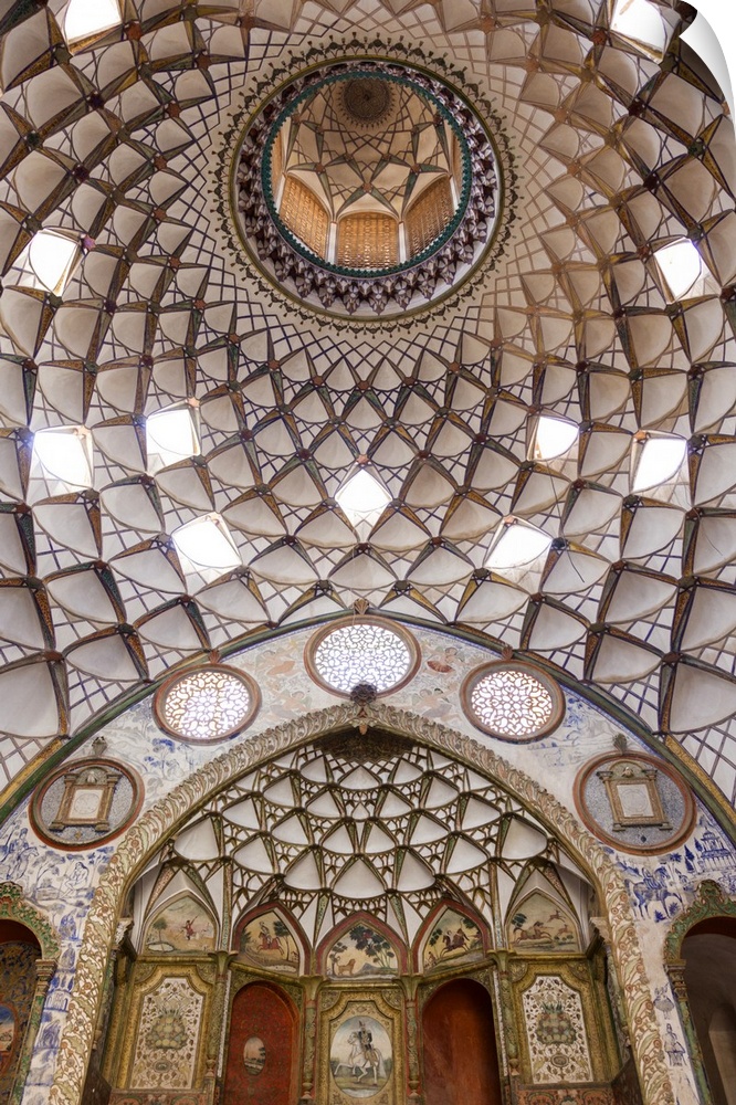 Iran, Central Iran, Kashan, Khan-e Boroujerdi, traditional carpet merchant's house, ornate plasterwork.