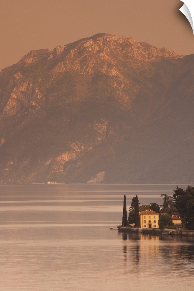 Italy, Lombardy, Lakes Region, Lake Como-Lake Lecco, Oliveto, villa and mountains