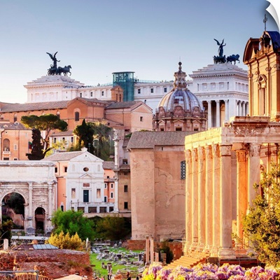 Italy, Rome, Roman Forum and Altare della Patria monument at sunset