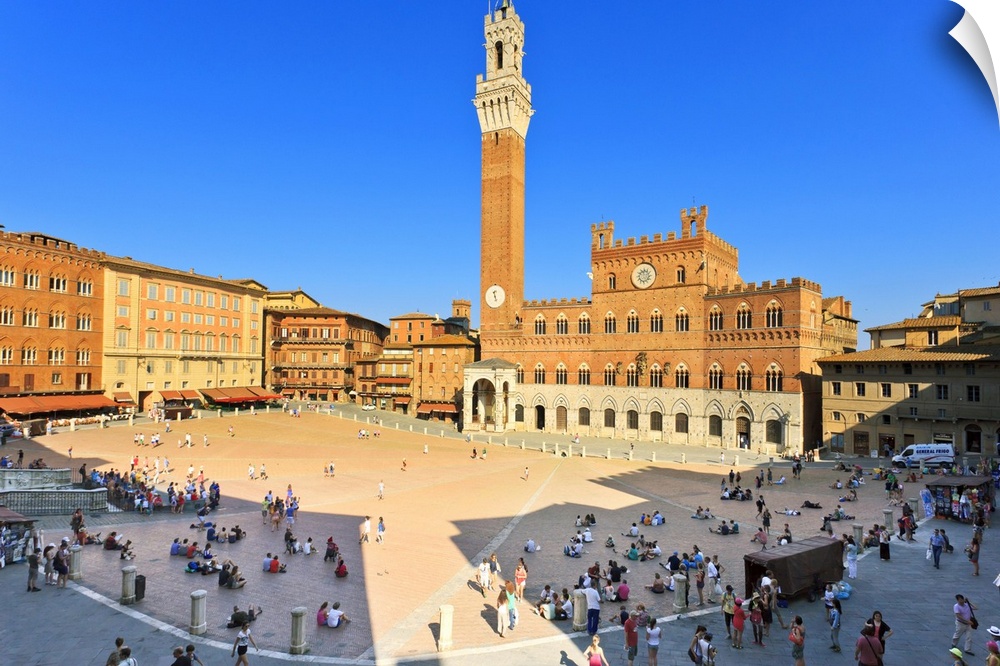Italy, Tuscany, Siena district, Siena. Piazza del Campo. The Square.