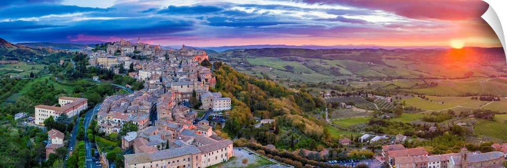 Italy, Tuscany, Siena Province, Montepulciano.