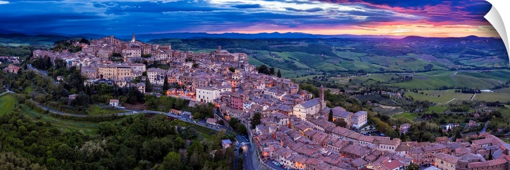 Italy, Tuscany, Siena Province, Montepulciano.