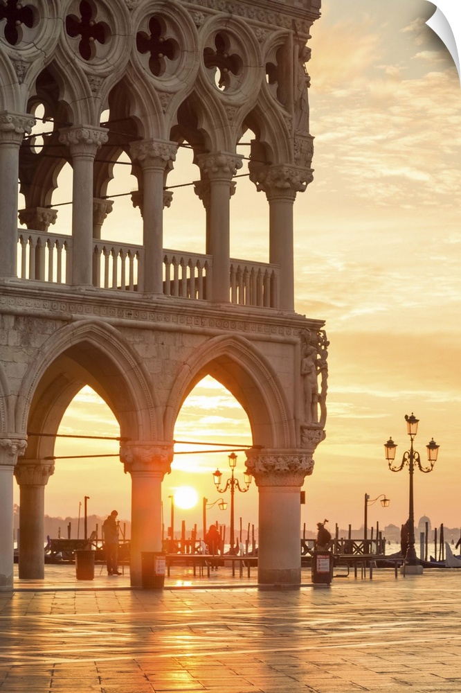 Italy, Veneto, Venice. Sunrise over Piazzetta San Marco and Doges palace