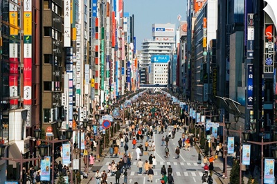 Japan, Honshu, Tokyo, Ginza, elevated view along Chuo-dori, shopping district