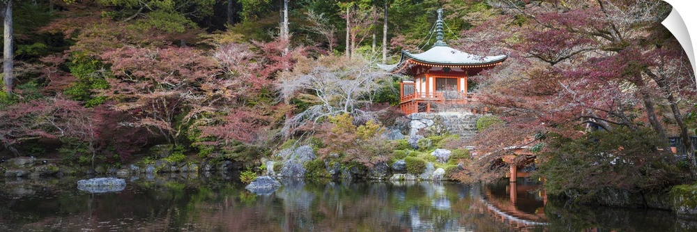 Japan, Kyoto, Daigoji Temple, Bentendo Hall and bridge.
