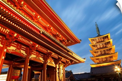 Japan, Tokyo, Asakusa, Asakusa Kannon Temple, Hozomon Gate and Temple Pagoda