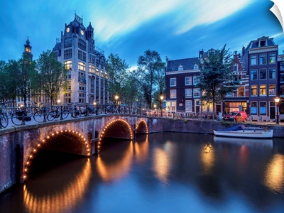 Leliegracht Bridge Over Keizersgracht Canal At Dusk, Amsterdam, The Netherlands
