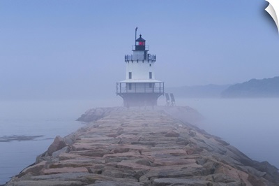Maine, South Portland, Spring Point Ledge Lighthouse in fog