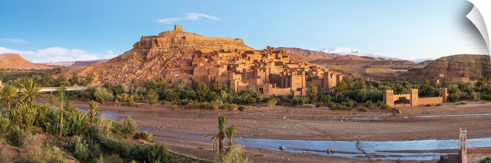 Morocco, Sous-Massa (Sous-Massa-Draa), Ouarzazate Province. Ksar of Ait Ben Haddou (Ait Benhaddou) at sunrise.