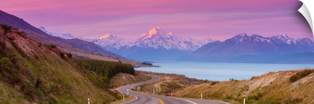 Mount Cook (Aoraki) illuminated at sunset, Lake Pukaki, Mackenzie Country, Canterbury, South Island, New Zealand