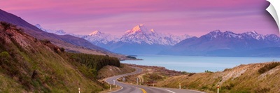 Mount Cook illuminated at sunset, Lake Pukaki, Canterbury, New Zealand