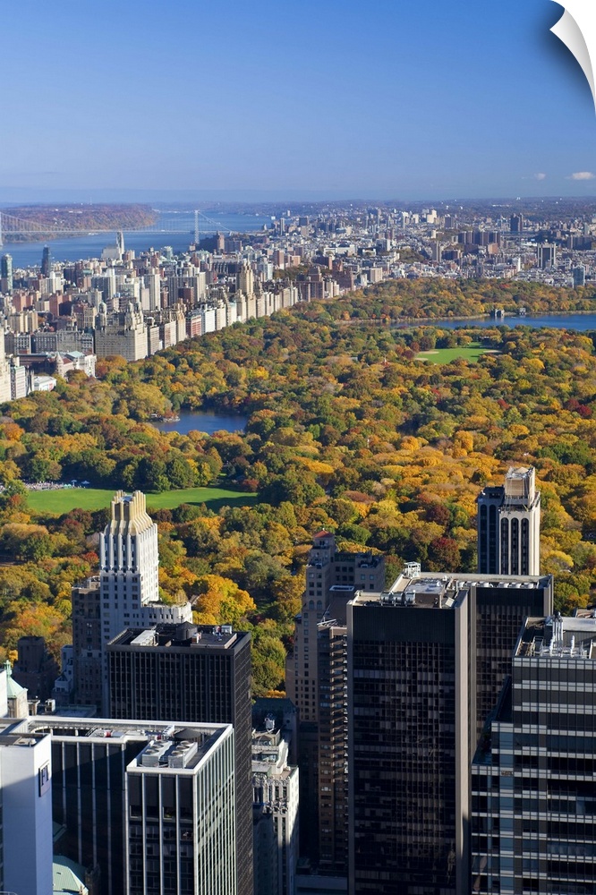 USA, New York City, Manhattan,  View of Uptown Manhattan and Central Park from the viewing deck of the Rockerfeller Centre