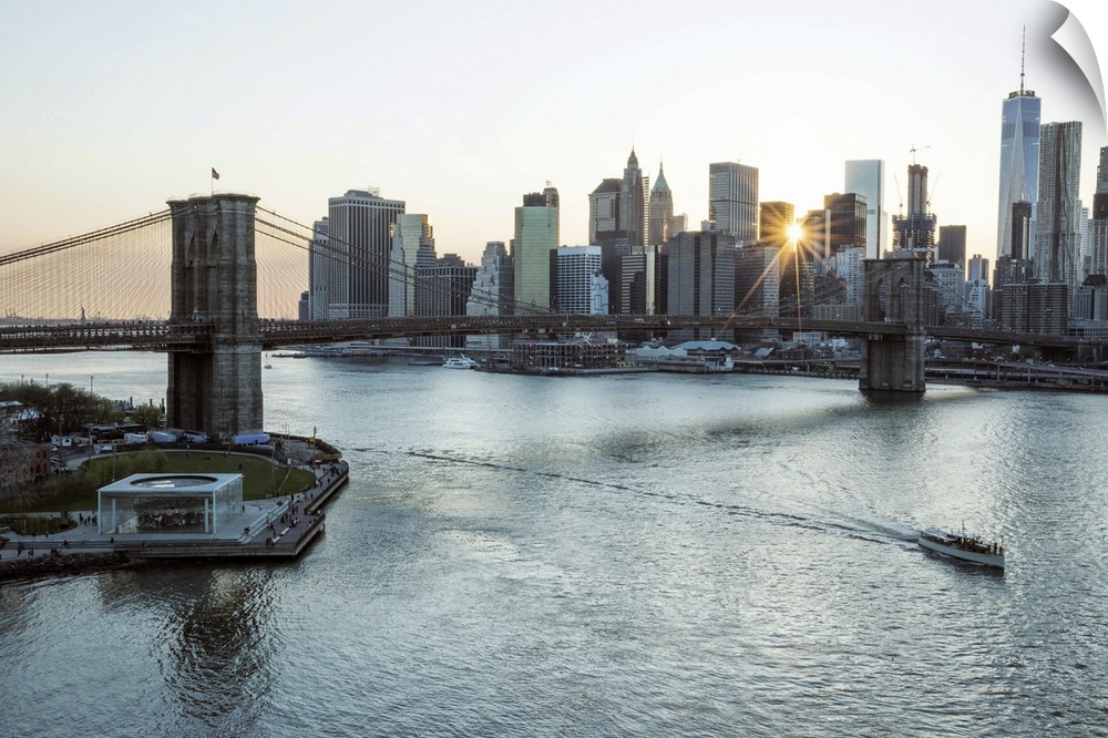USA, New York, Manhattan, Lower Manhattan, Brooklyn Bridge and East River.