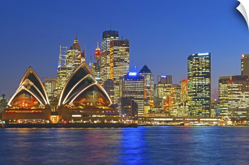 Opera House and Sydney skyline, Sydney, New South Wales, Australia,