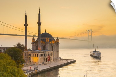 Ortakoy Camii (Mosque) And The Bosphorus Bridge, Ortakoy, Istanbul, Turkey