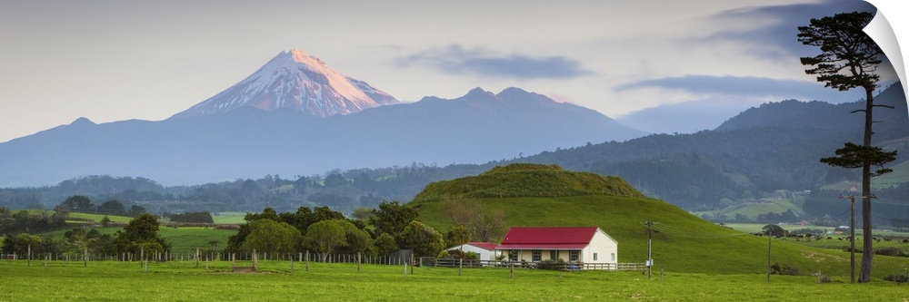 Picturesque Mount Taranaki (Egmont) and rural landscape, Taranaki, North Island, New Zealand
