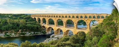 Pont Du Gard Roman Aqueduct, Gard River, Late Afternoon, Languedoc-Roussillon, France