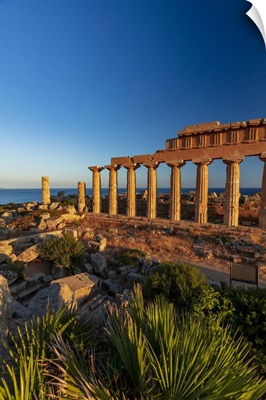 Selinunte, Sicily. Greek Temple At Sunset With The Sea In The Background