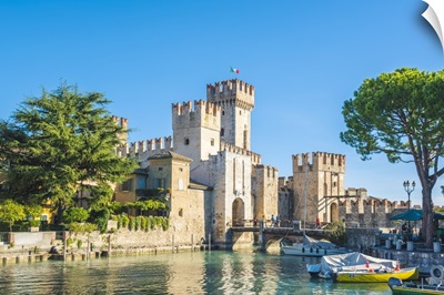 Sirmione, lake Garda, Brescia province, Lombardy, Italy. Scaliger Castle