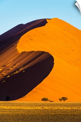 Sossusvlei, Namib-Naukluft National Park, Namibia, Africa. Giant Sand Dunes.