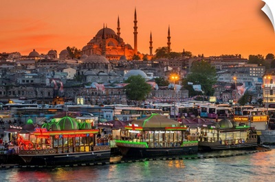 Suleymaniye Mosque and city skyline at sunset, Istanbul, Turkey