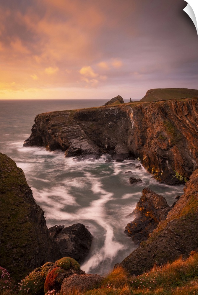 Sunset over the dramatic cliffs of North Cornwall, England. Spring (May) 2021.