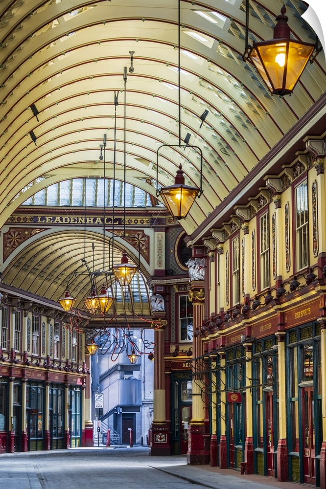 United Kingdom, England, London, City of London, the interior of Leadenhall Market, a Victorian market designed by Horace ...