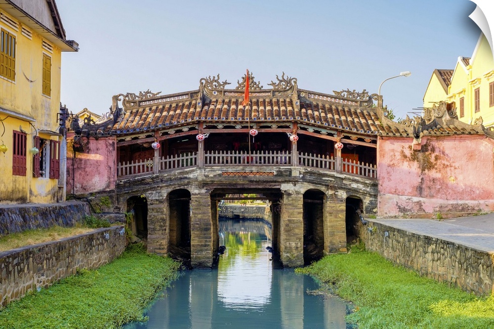 The Japanese Covered Bridge in Hoi An ancient town, Hoi An, Quang Nam Province, Vietnam.
